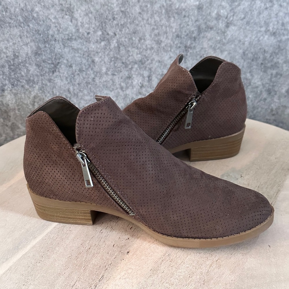 Universal Thread Microsuede Dylan Laser Cut Ankle Slip On Booties Taupe US 7